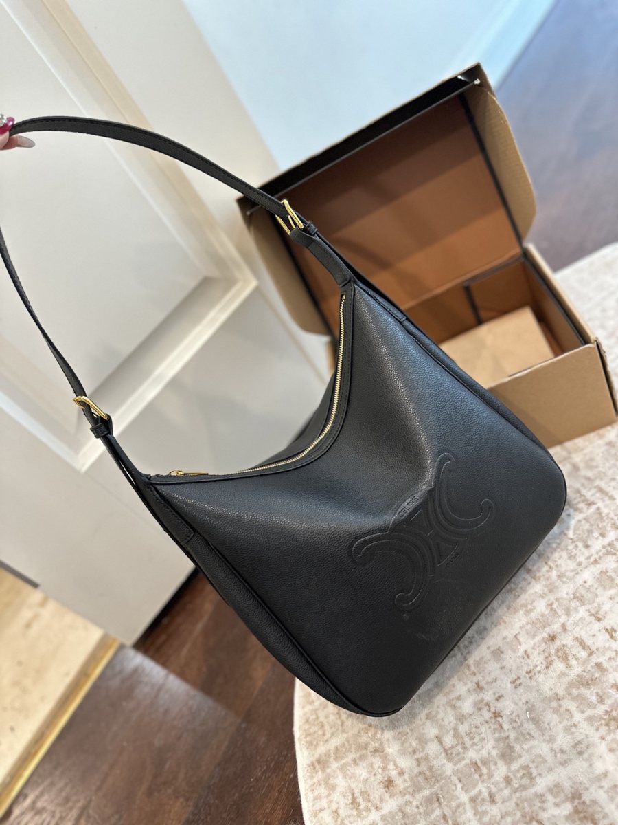 Celine Handbag 262