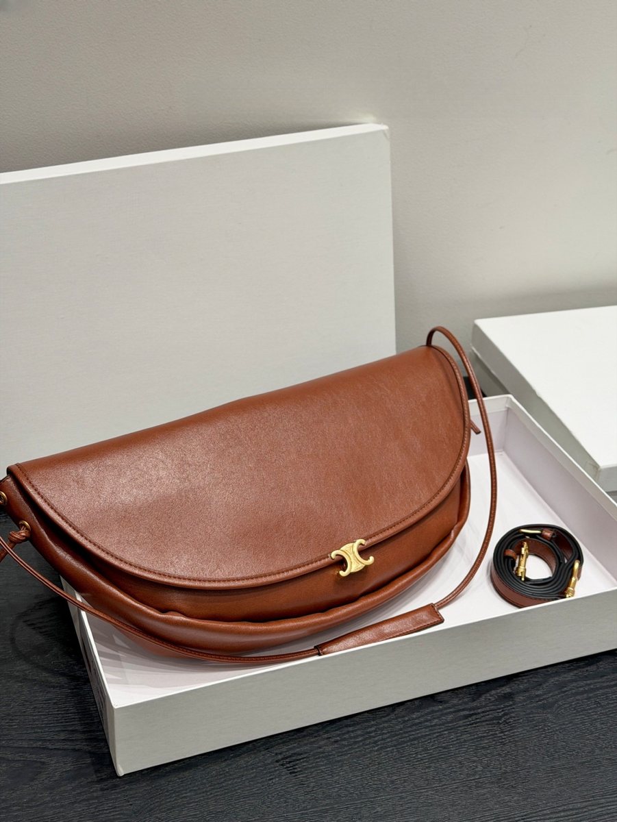 Celine Handbag 374