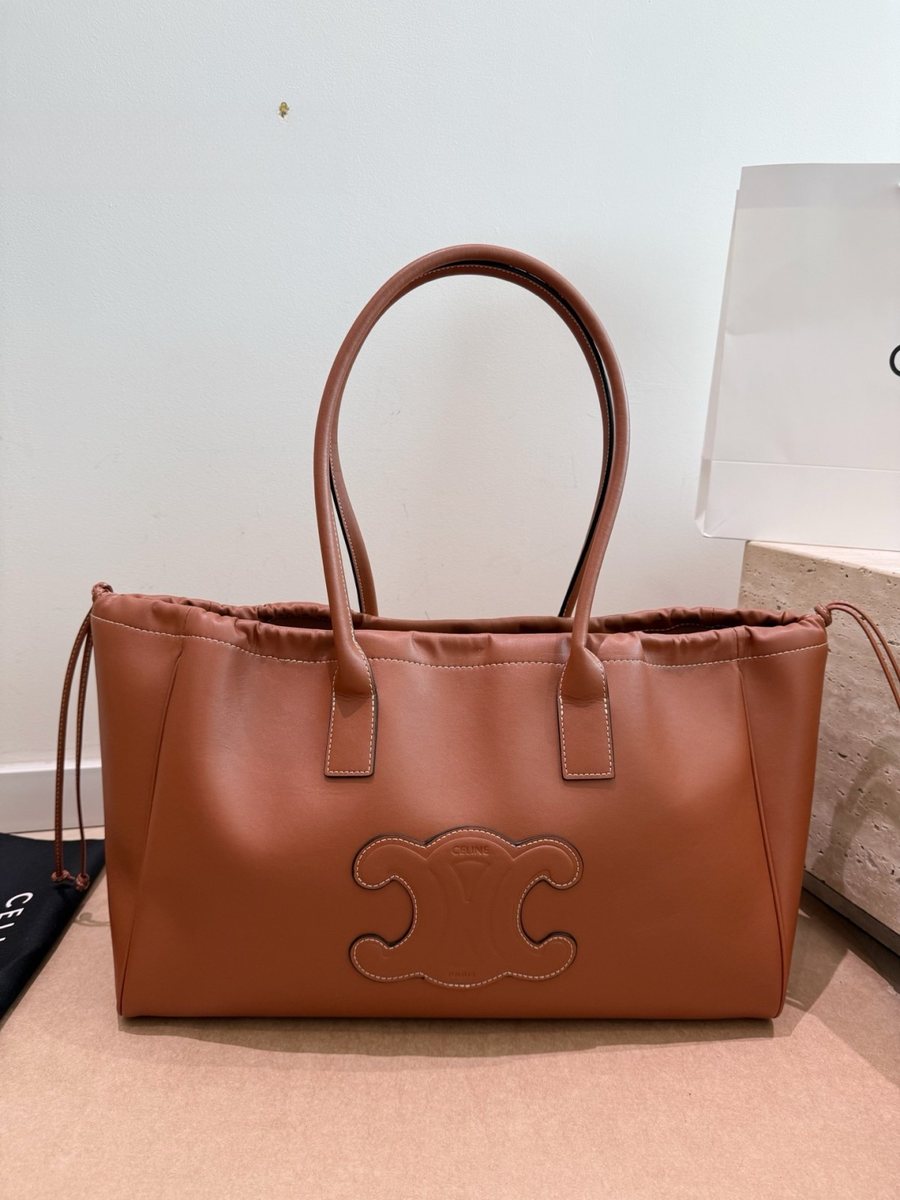 Celine Handbag 468