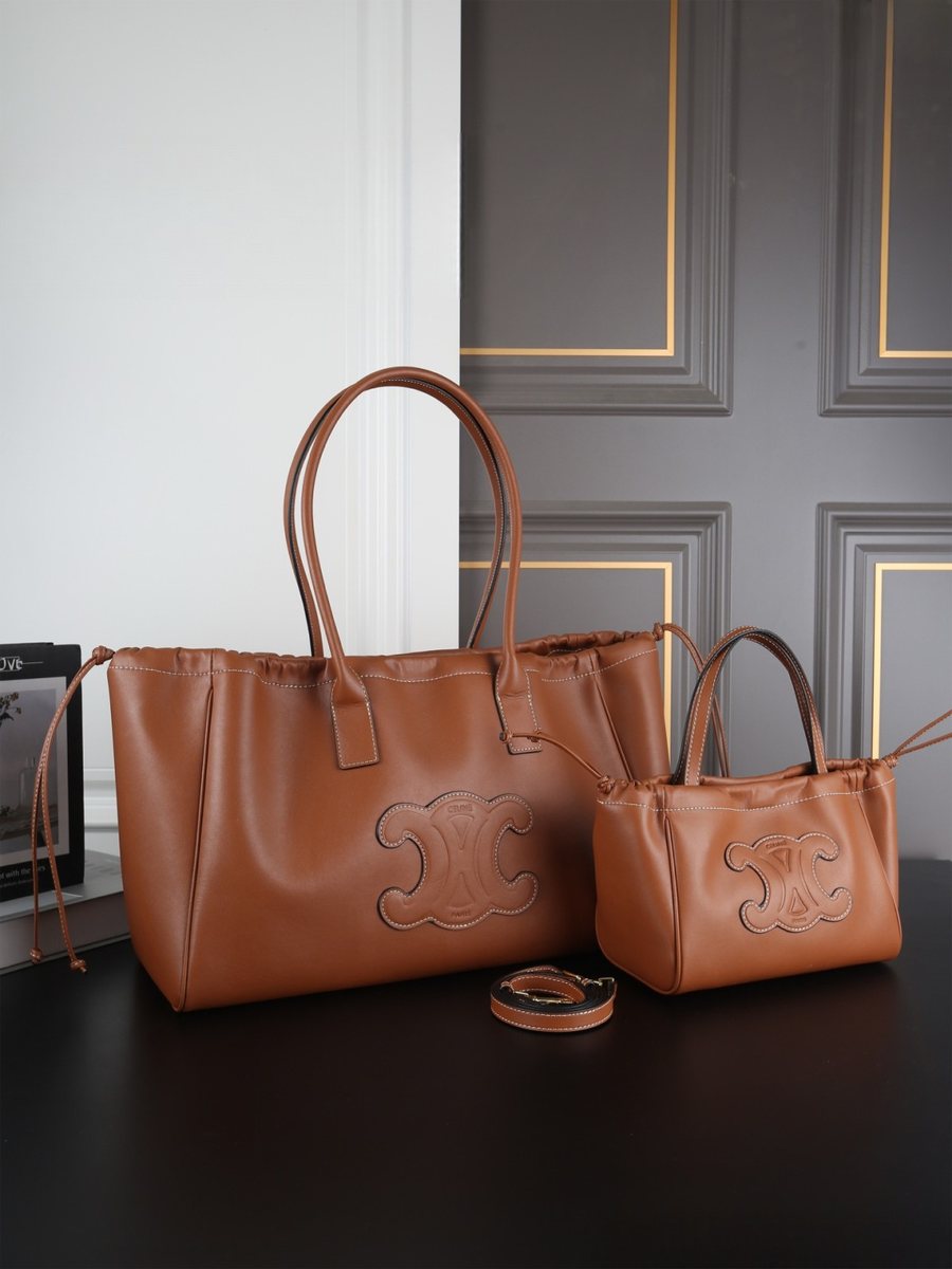 Celine Handbag 472