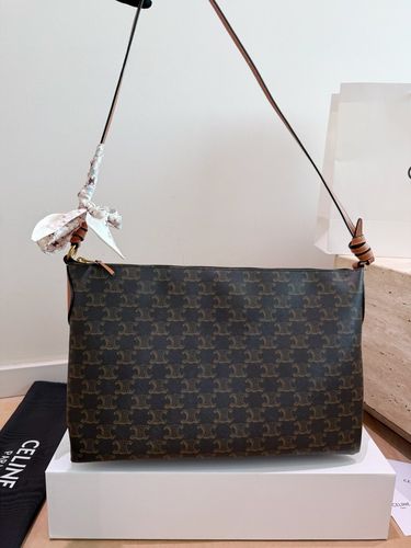 Celine Handbag 542