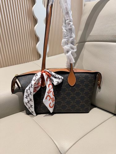 Celine Handbag 584
