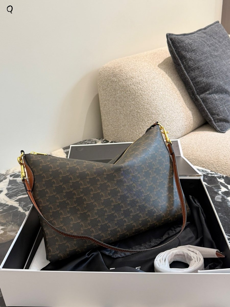 Celine Handbag 597