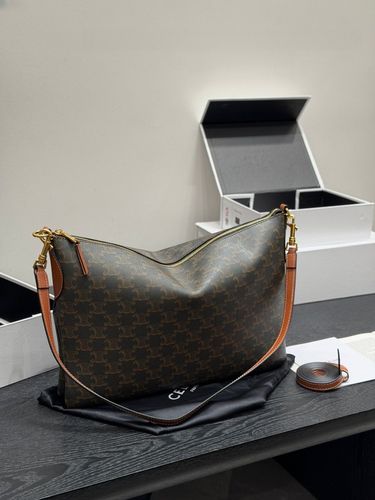 Celine Handbag 606