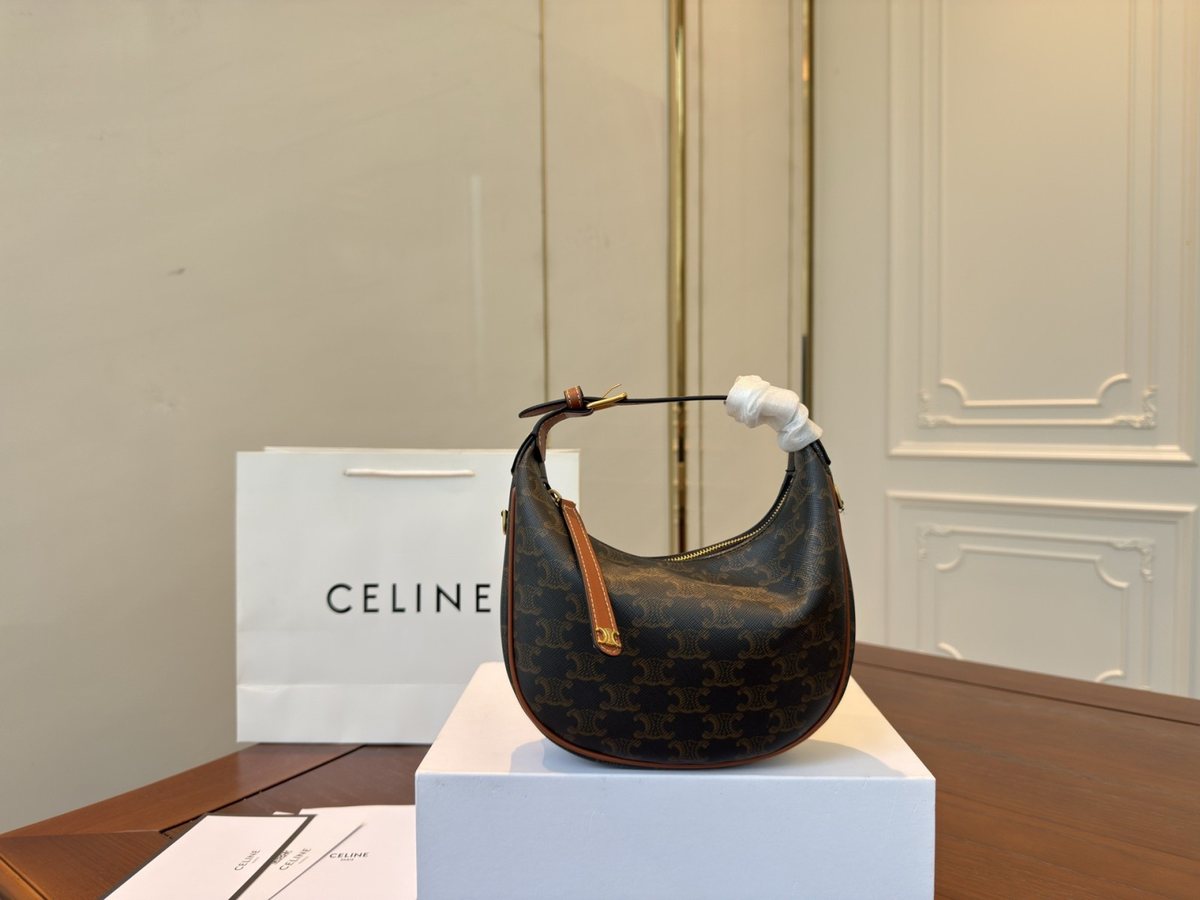 Celine Handbag 622