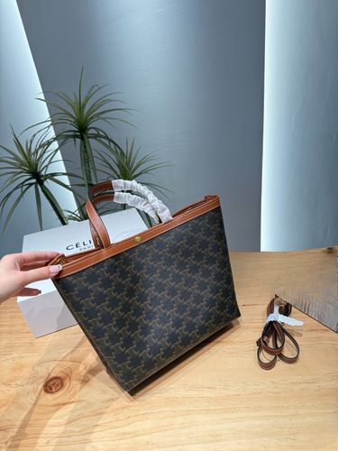 Celine Handbag 660