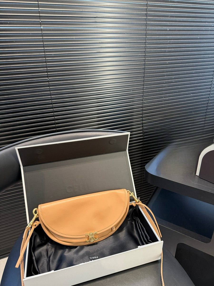 Celine Handbag 730