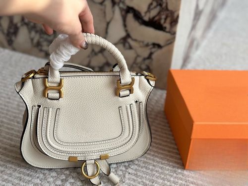Chloé