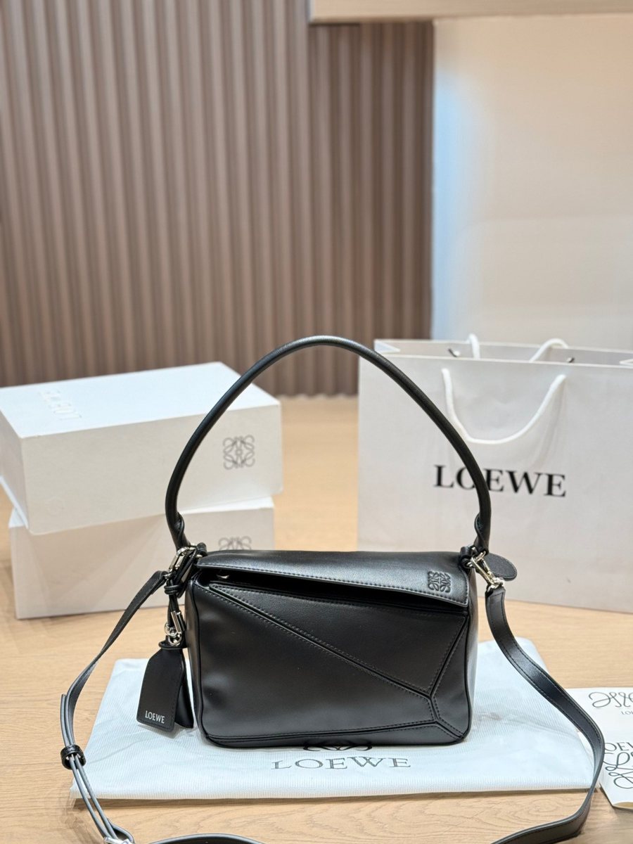 Loewe Handbag 006