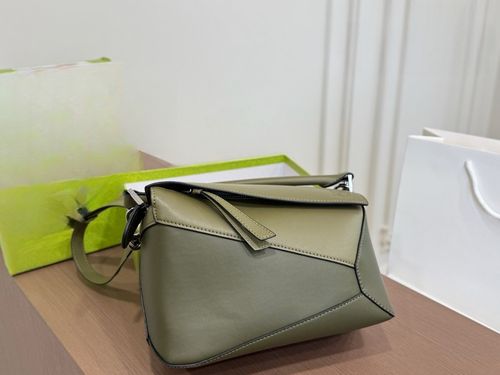 Loewe Handbag 041