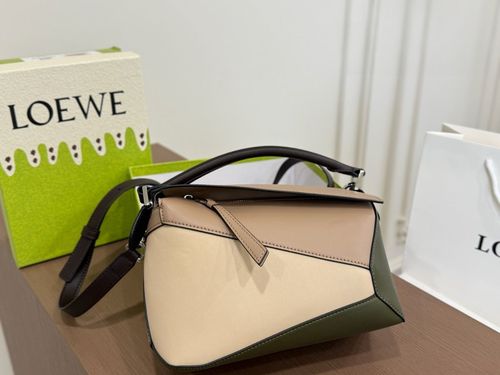 Loewe Handbag 042
