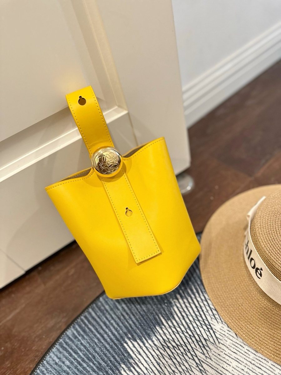 Loewe Handbag 060