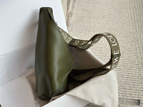 Loewe Handbag 081