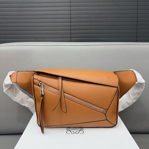 Loewe Handbag 083