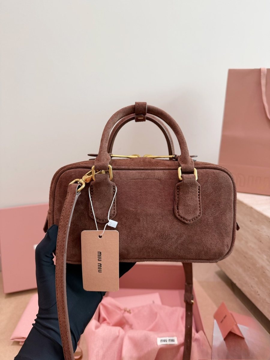 Miu Miu Handbag 004