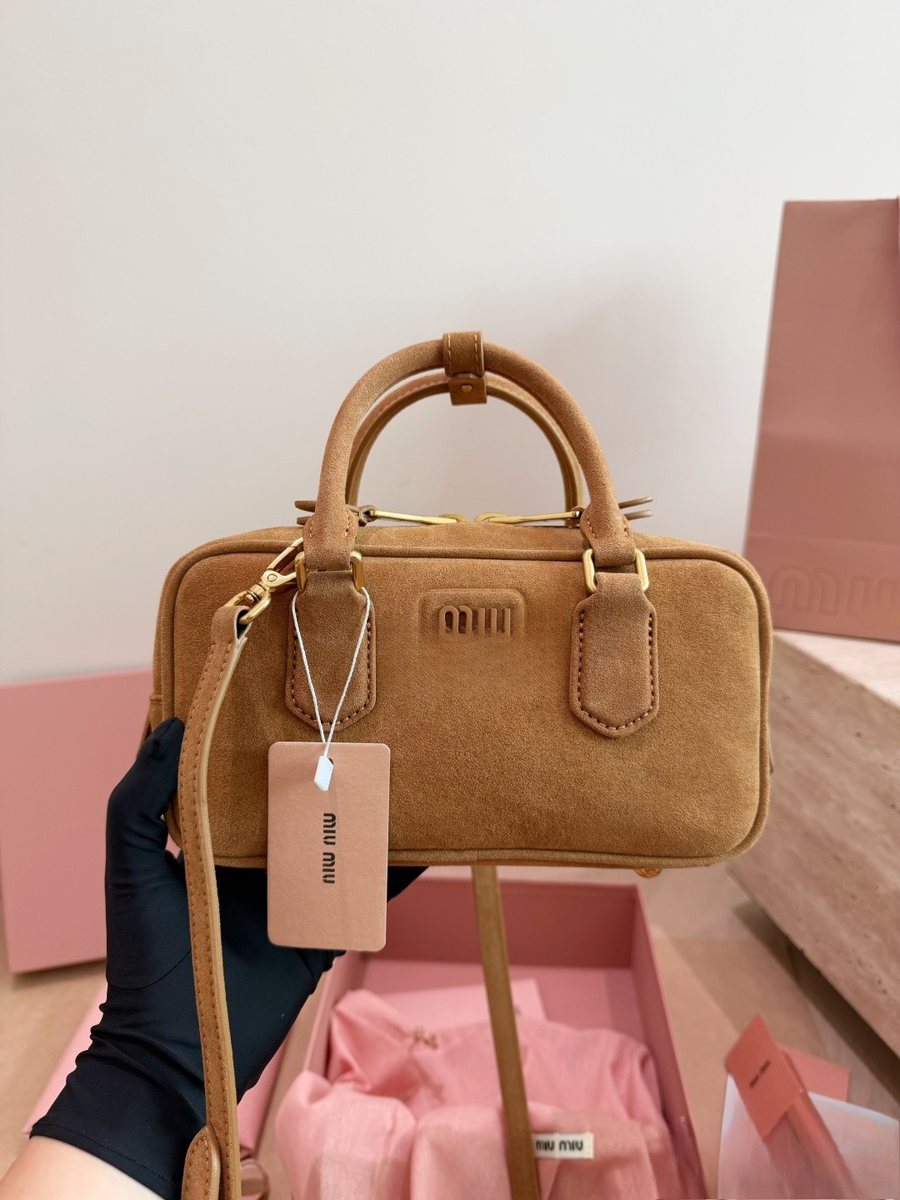 Miu Miu Handbag 005