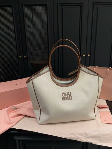 Miu Miu Handbag 026