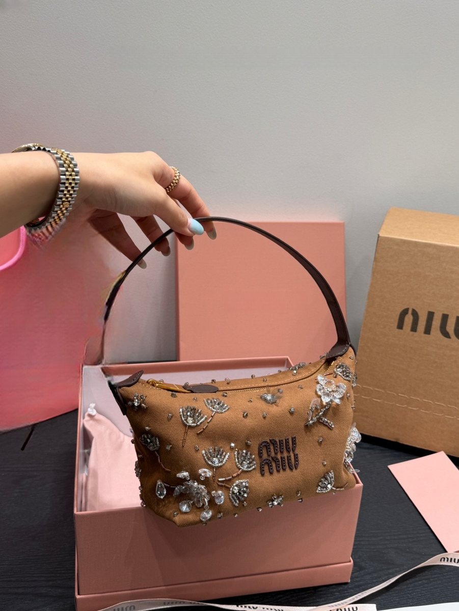 Miu Miu Handbag 032