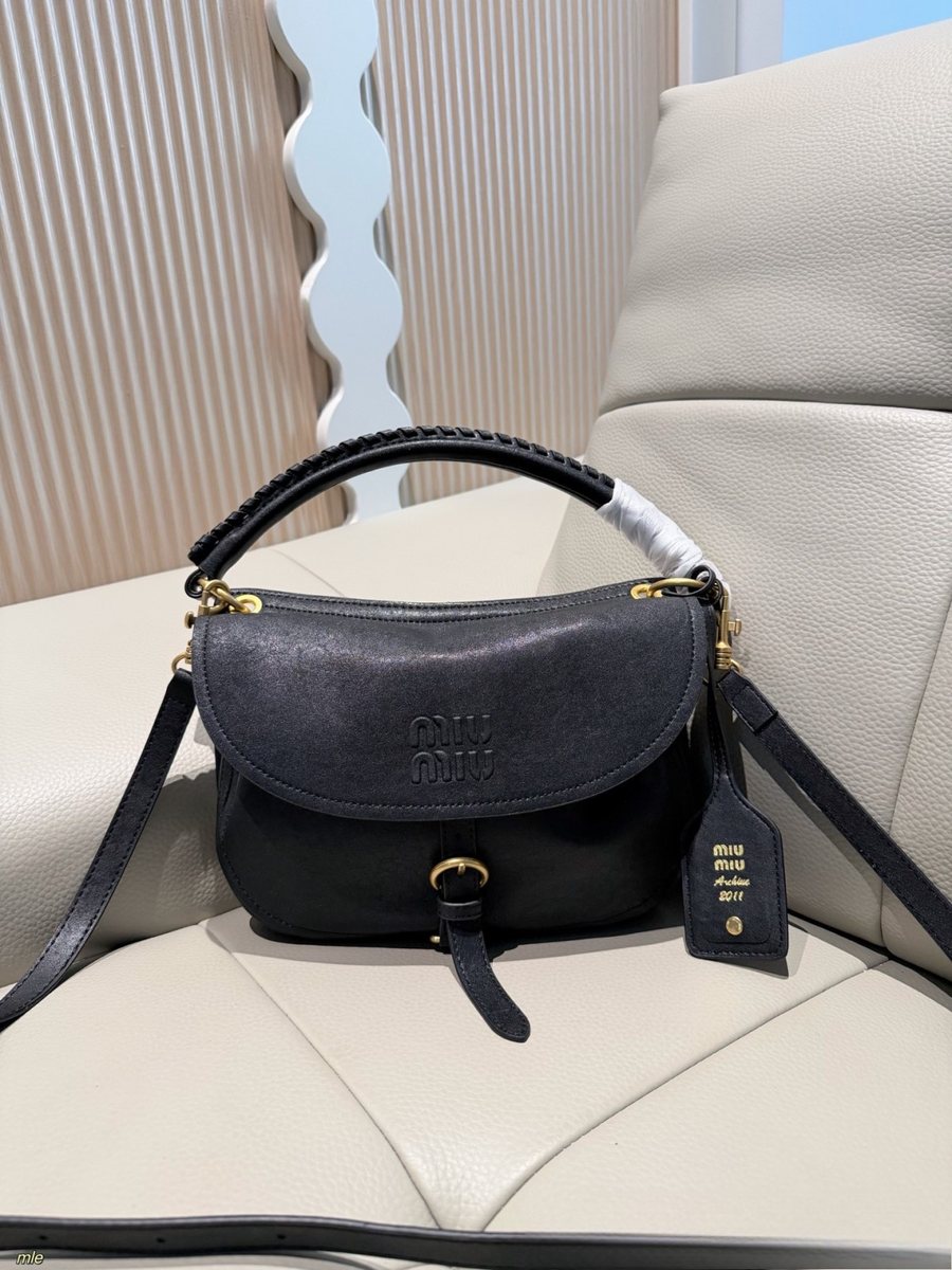 Miu Miu Handbag 050