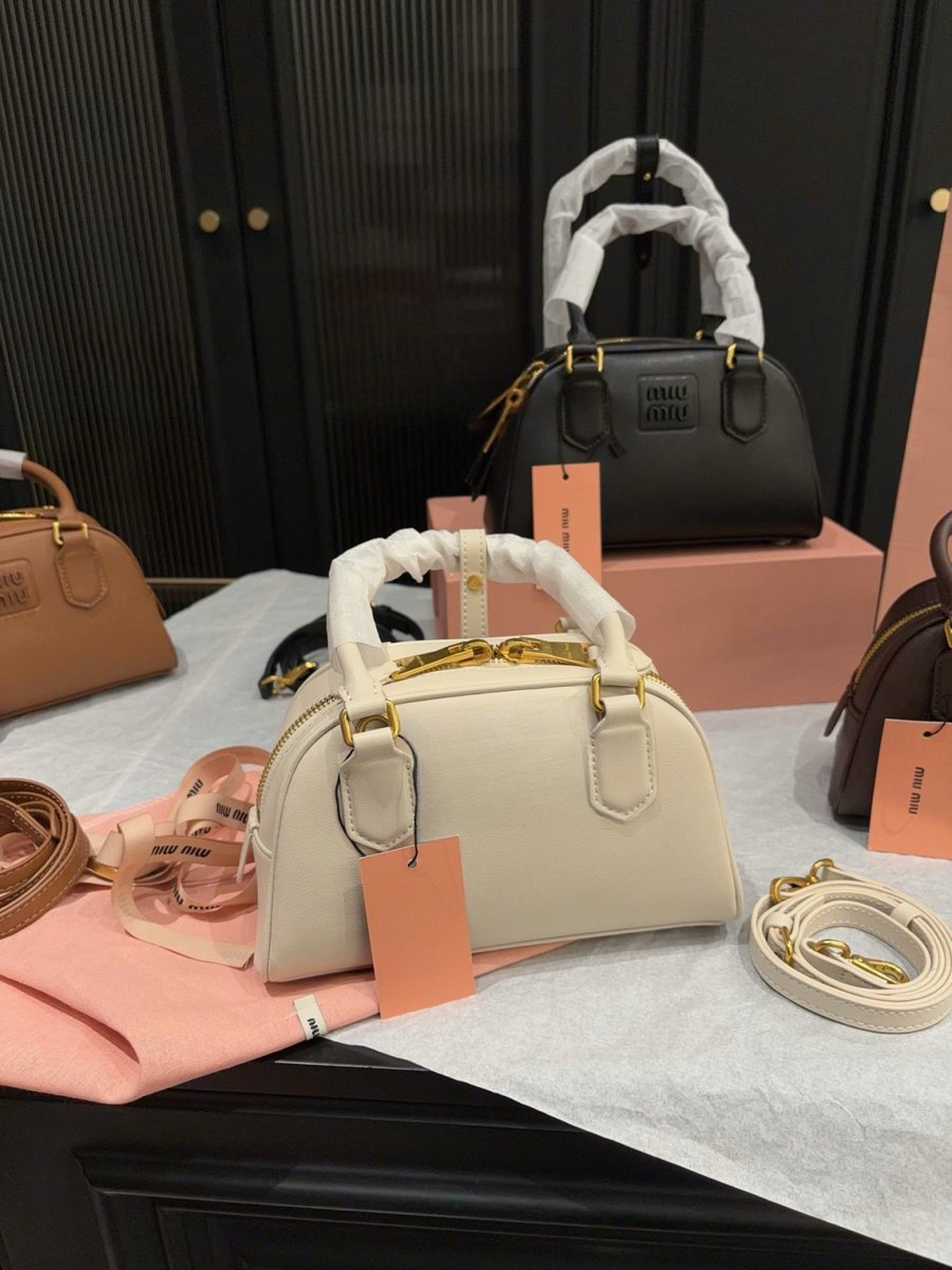 Miu Miu Handbag 059