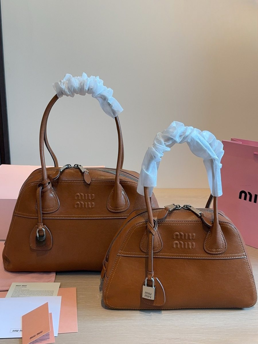 Miu Miu Handbag 084