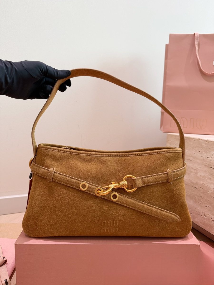 Miu Miu Handbag 092