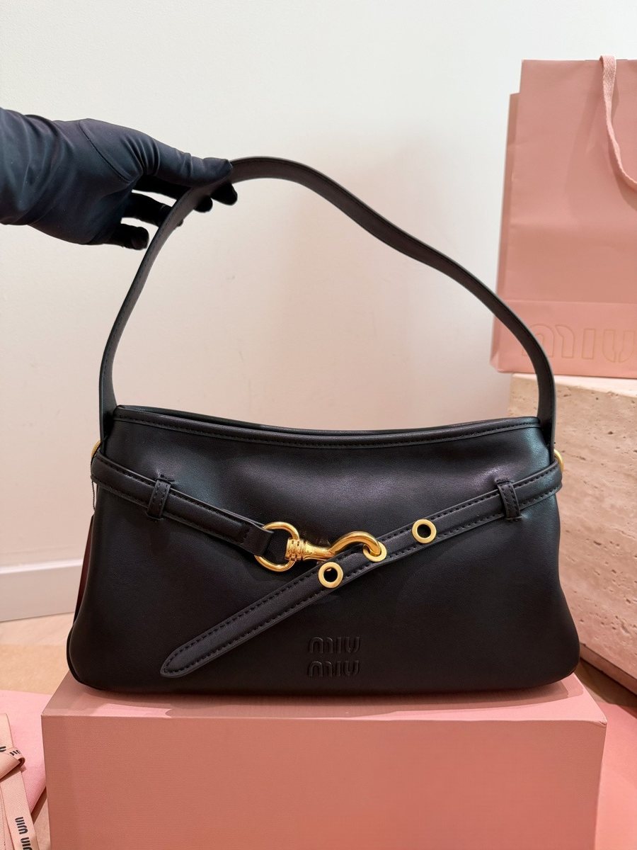 Miu Miu Handbag 115