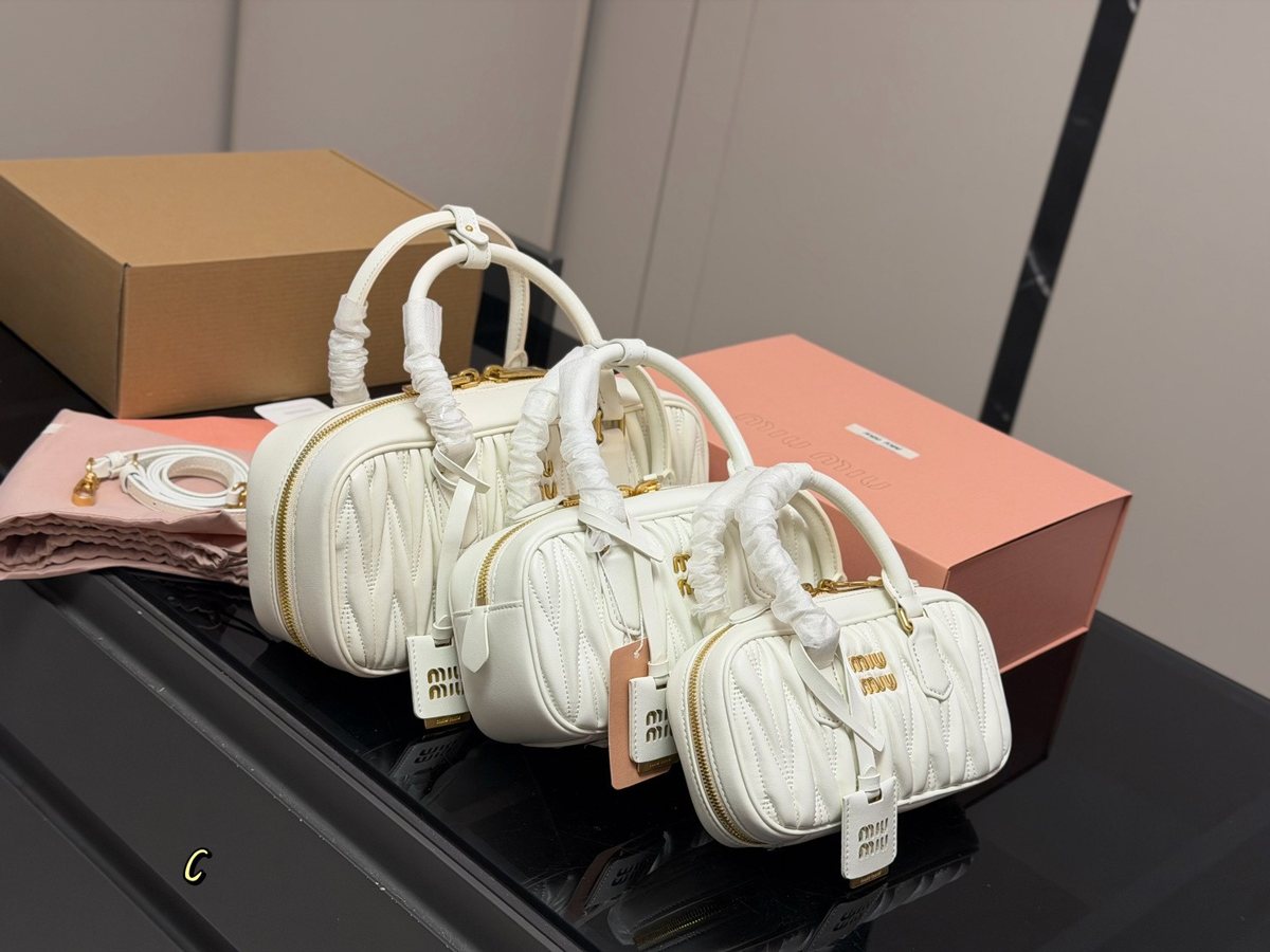 Miu Miu Handbag 145
