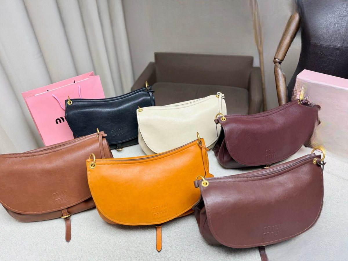 Miu Miu Handbag 152