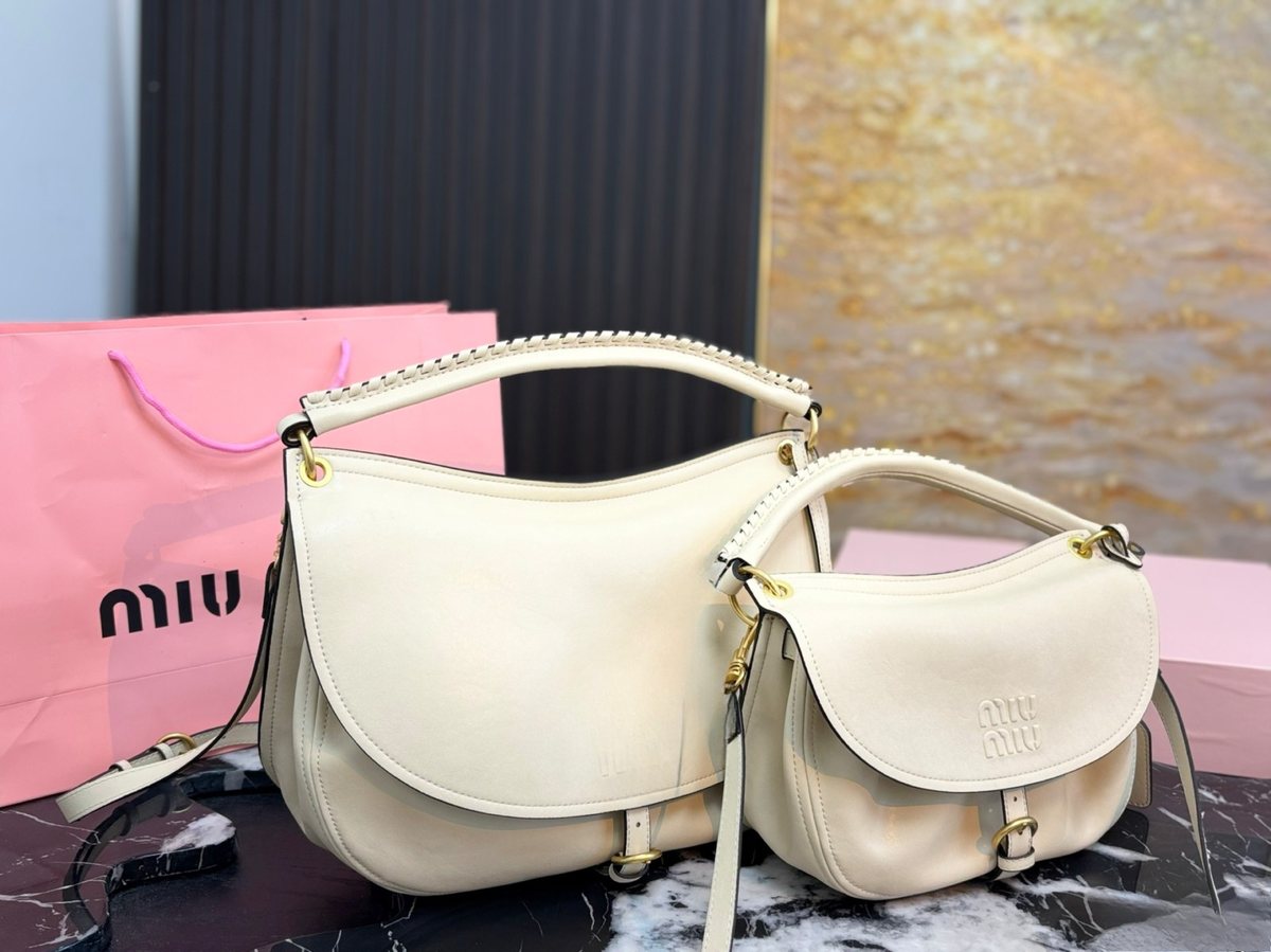 Miu Miu Handbag 163