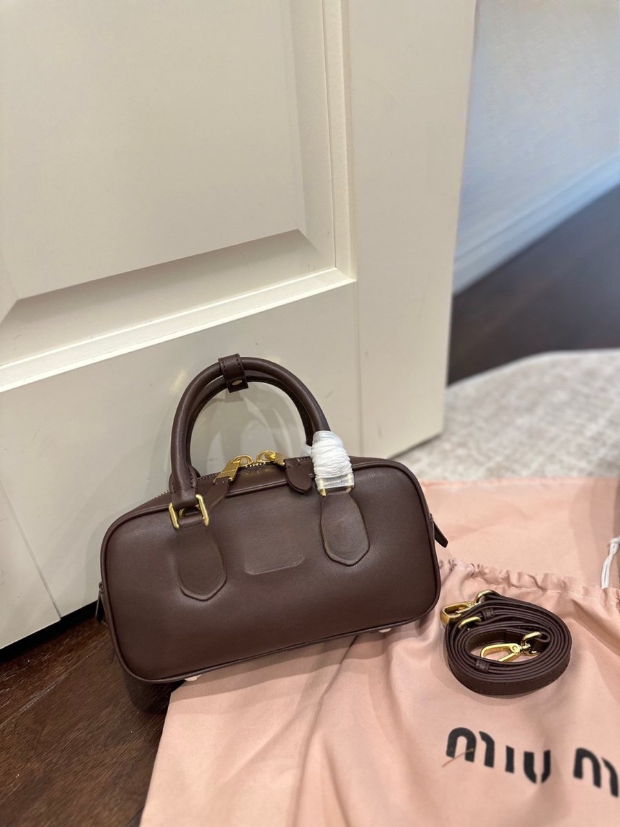 Miu Miu Handbag 230