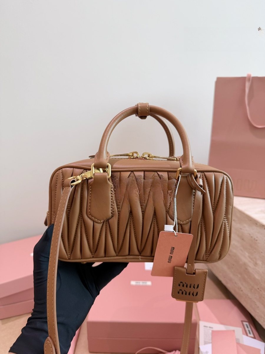 Miu Miu Handbag 274