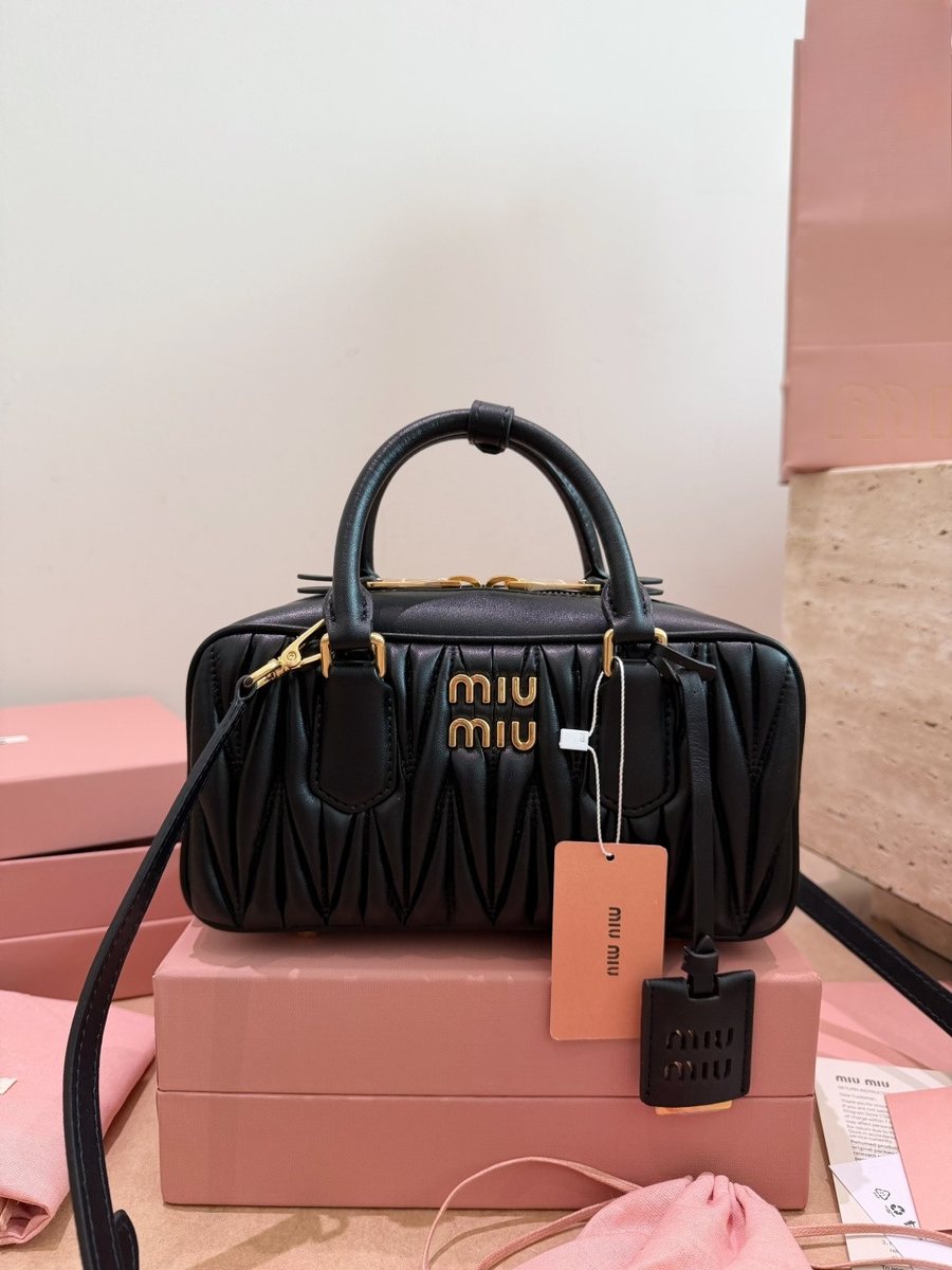 Miu Miu Handbag 276