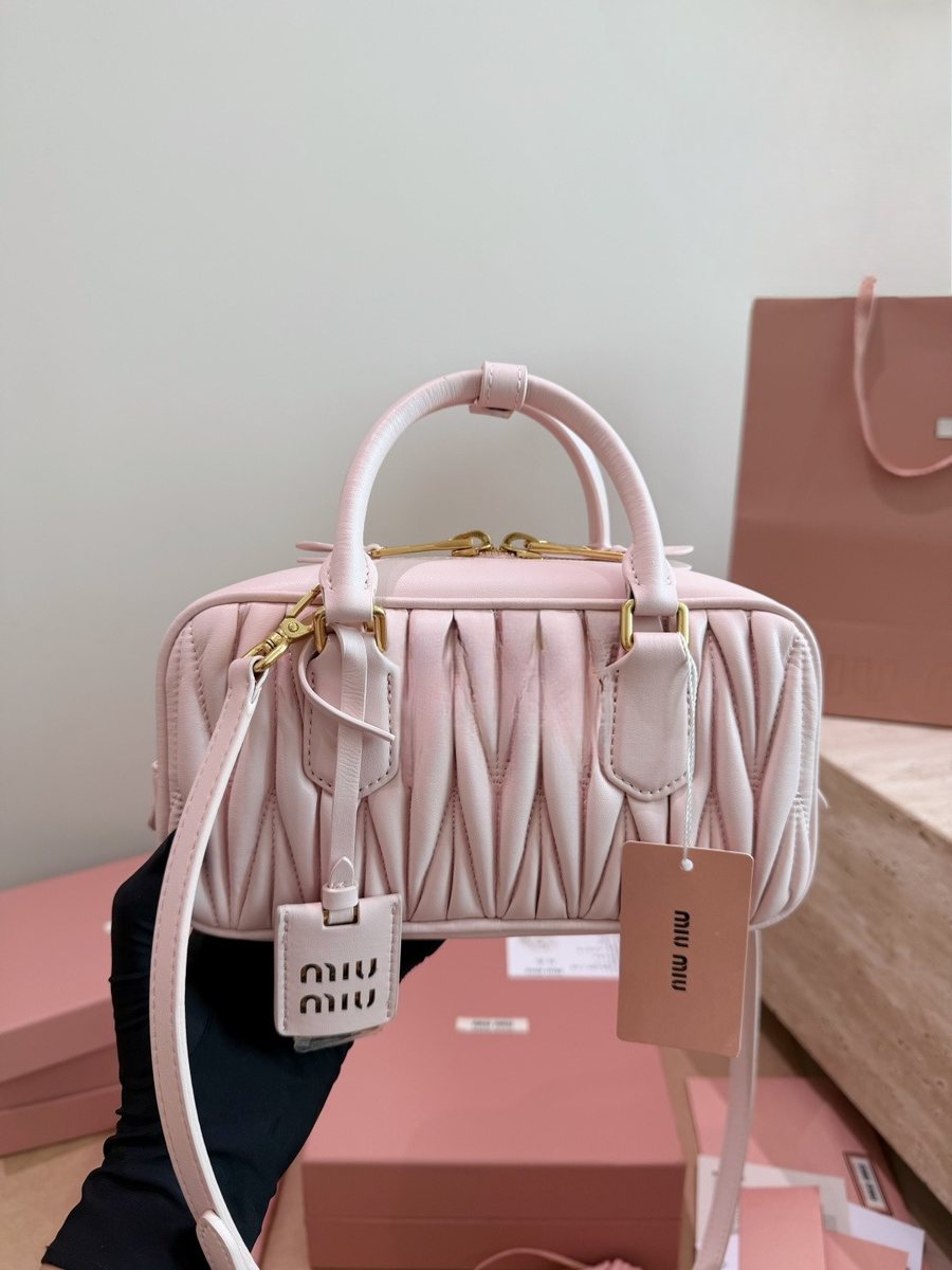 Miu Miu Handbag 278
