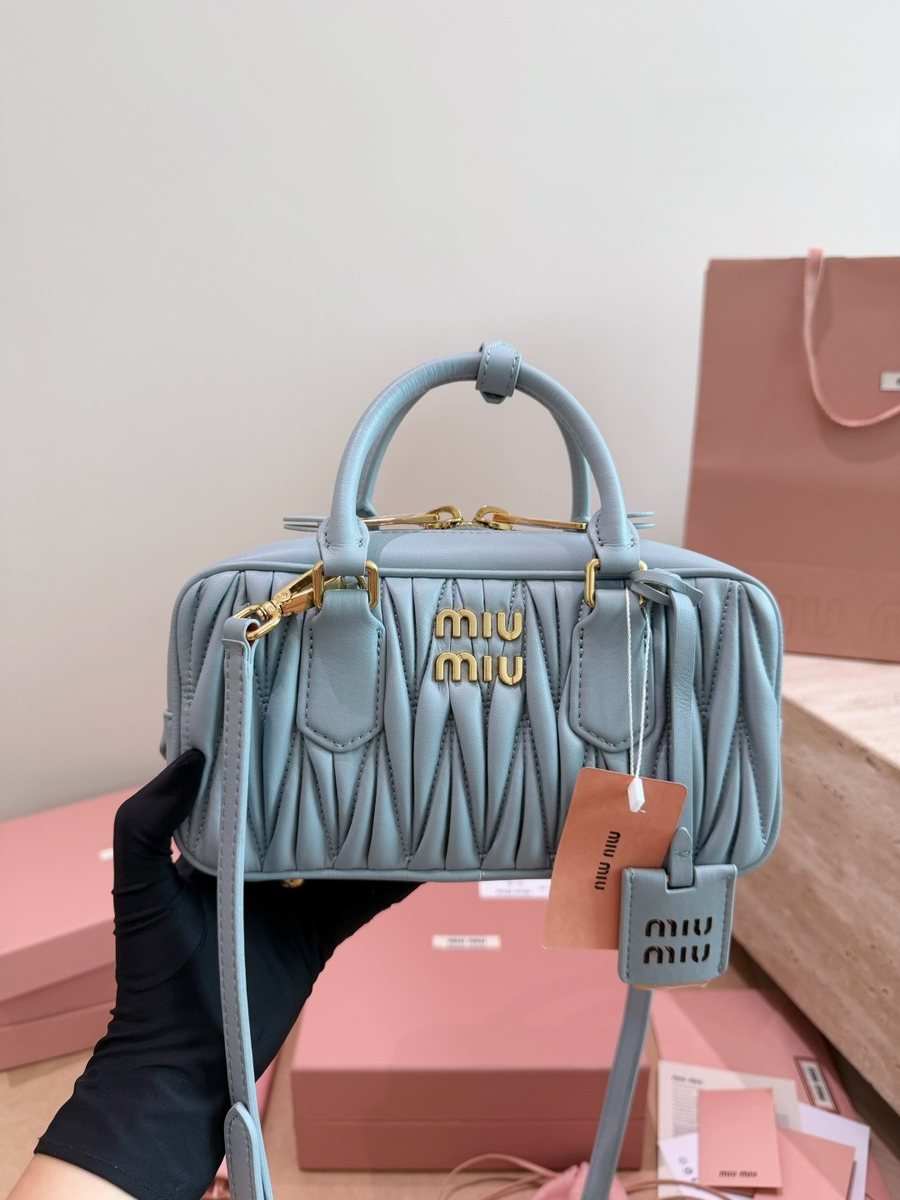 Miu Miu Handbag 279