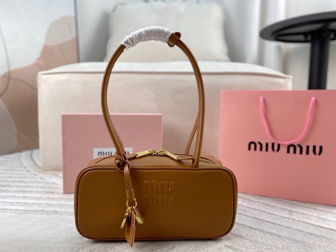 Miu Miu Handbag 282