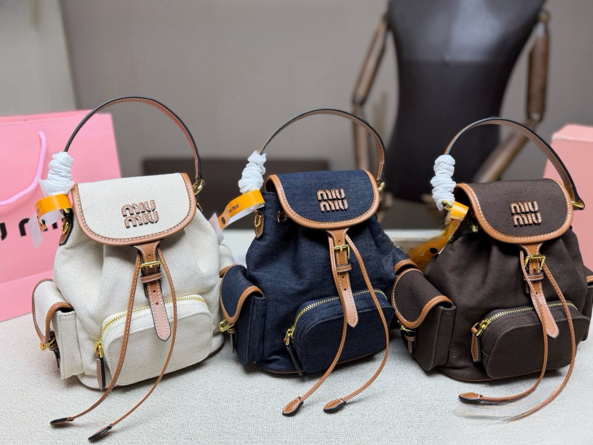 Miu Miu Handbag 322