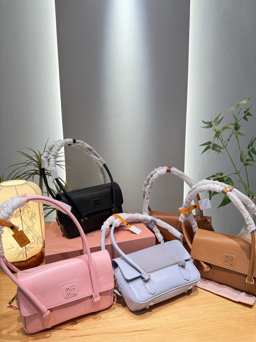 Miu Miu Handbag 352