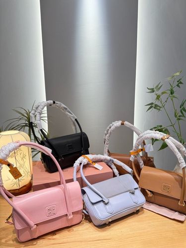Miu Miu Handbag 352