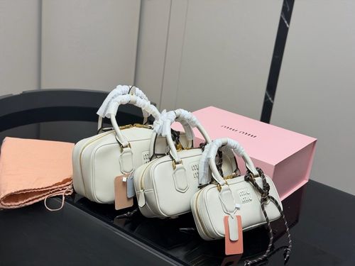 Miu Miu Handbag 401