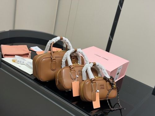 Miu Miu Handbag 404