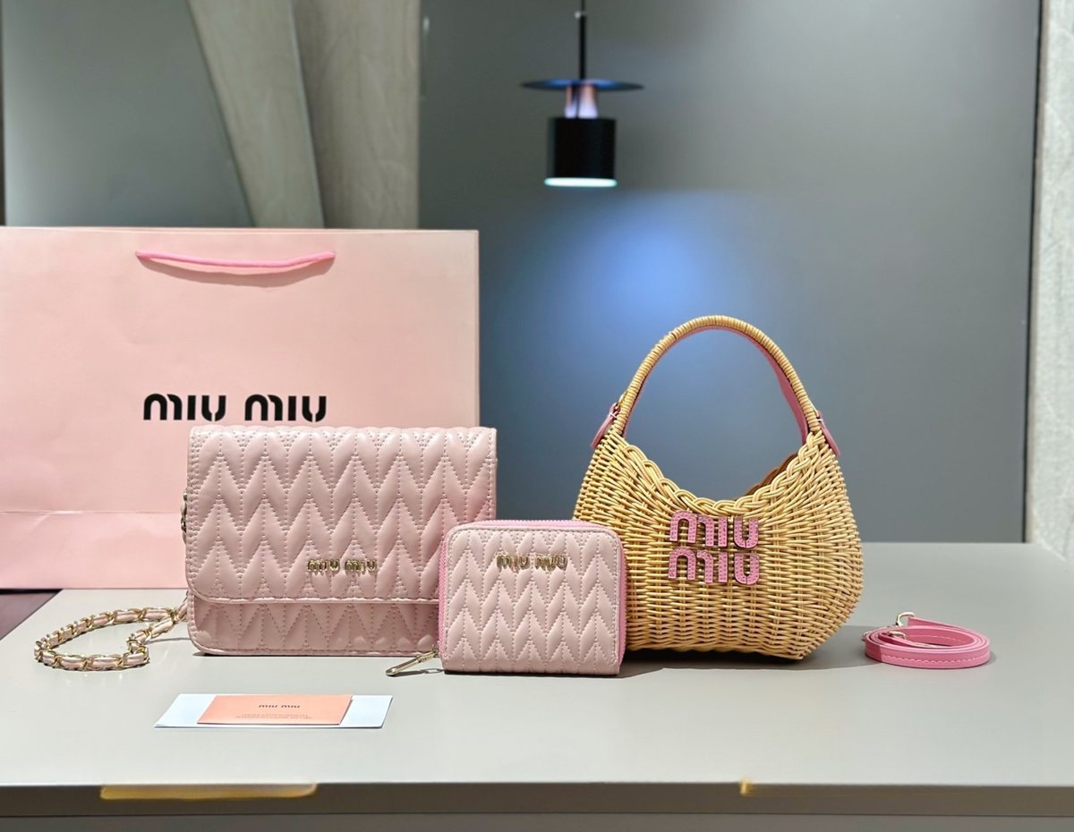 Miu Miu Handbag 408