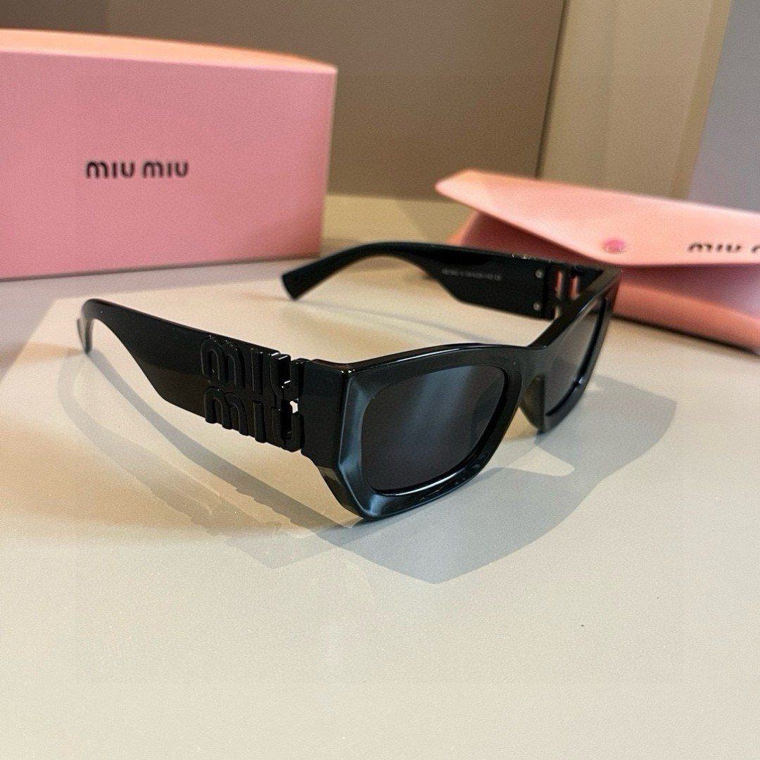Sunglasses 025