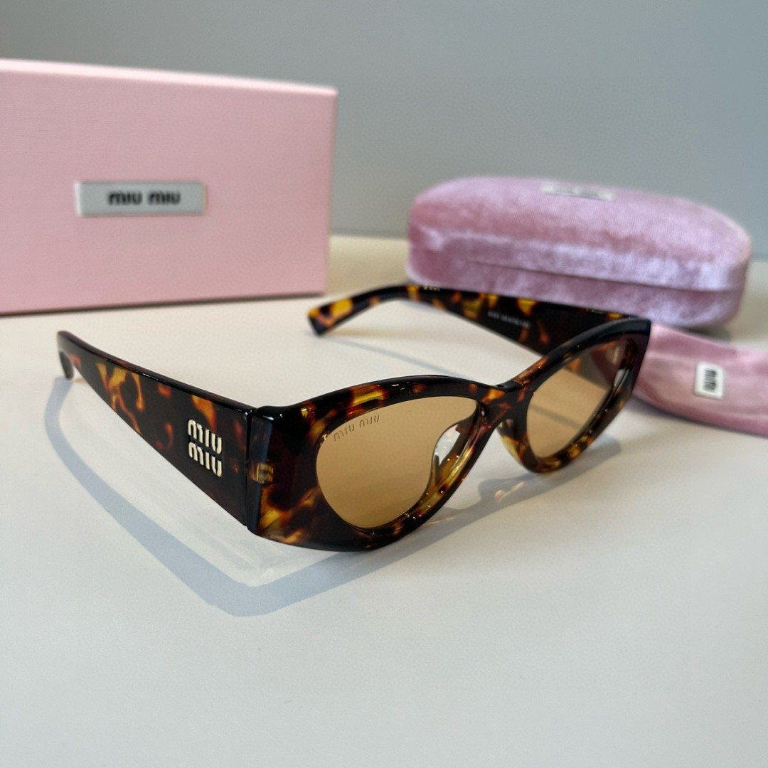 Sunglasses 027