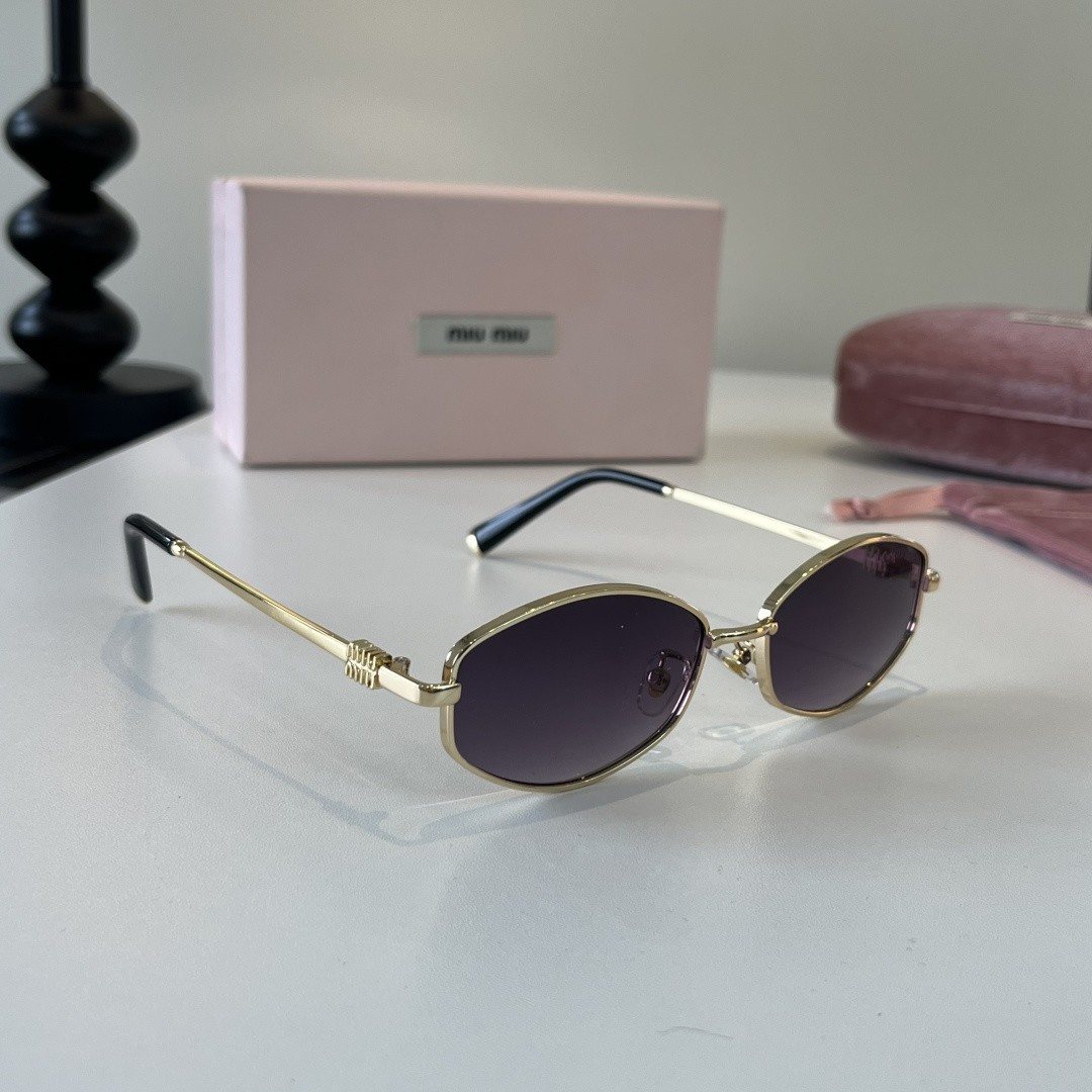Sunglasses 037