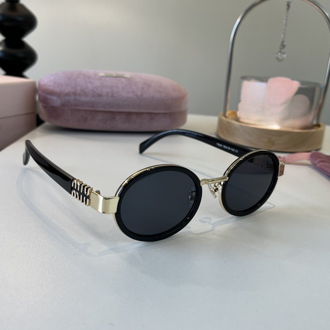 Sunglasses 040
