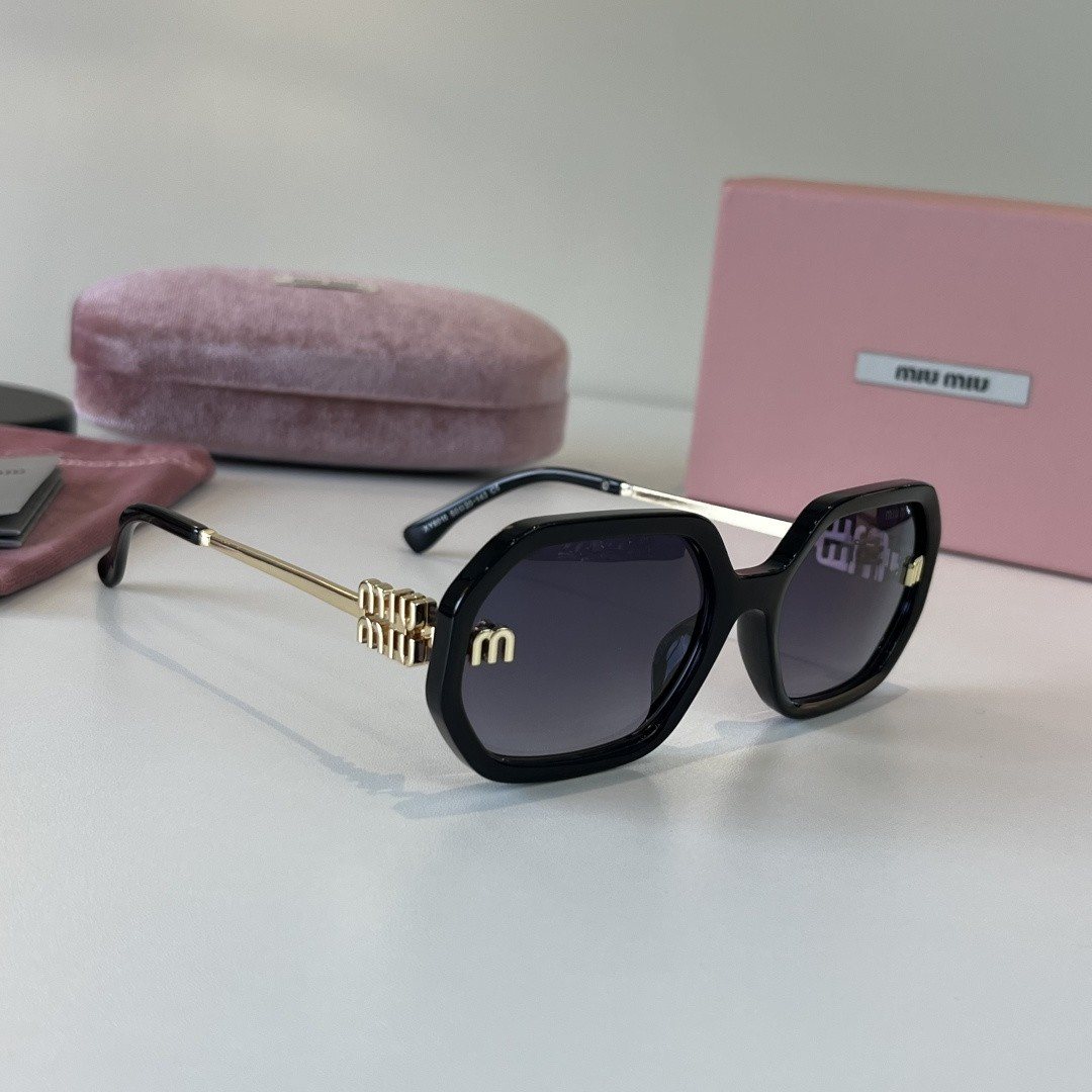 Sunglasses 047