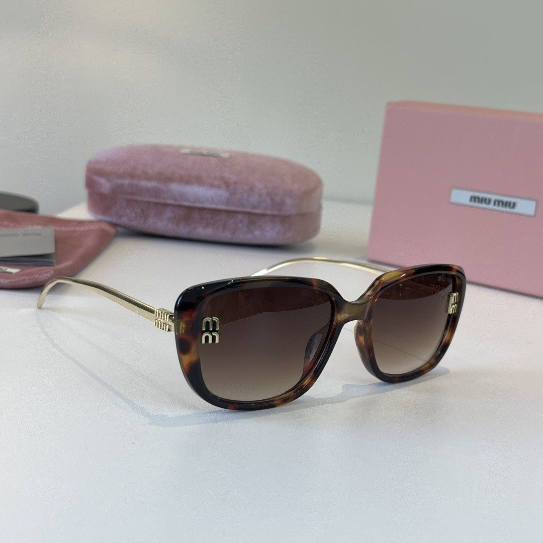 Sunglasses 056
