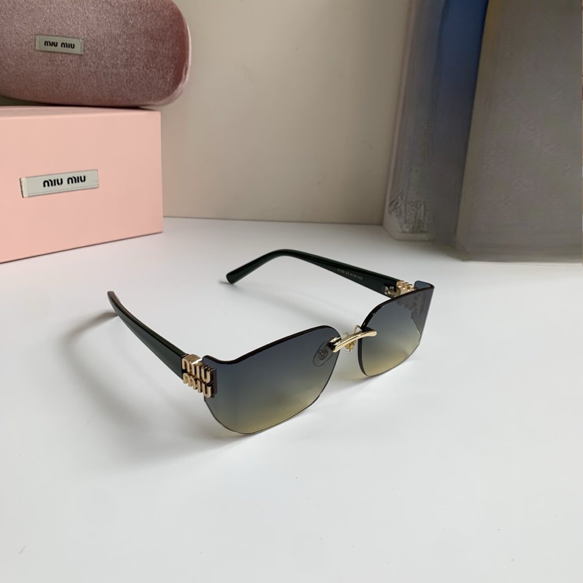 Sunglasses 064