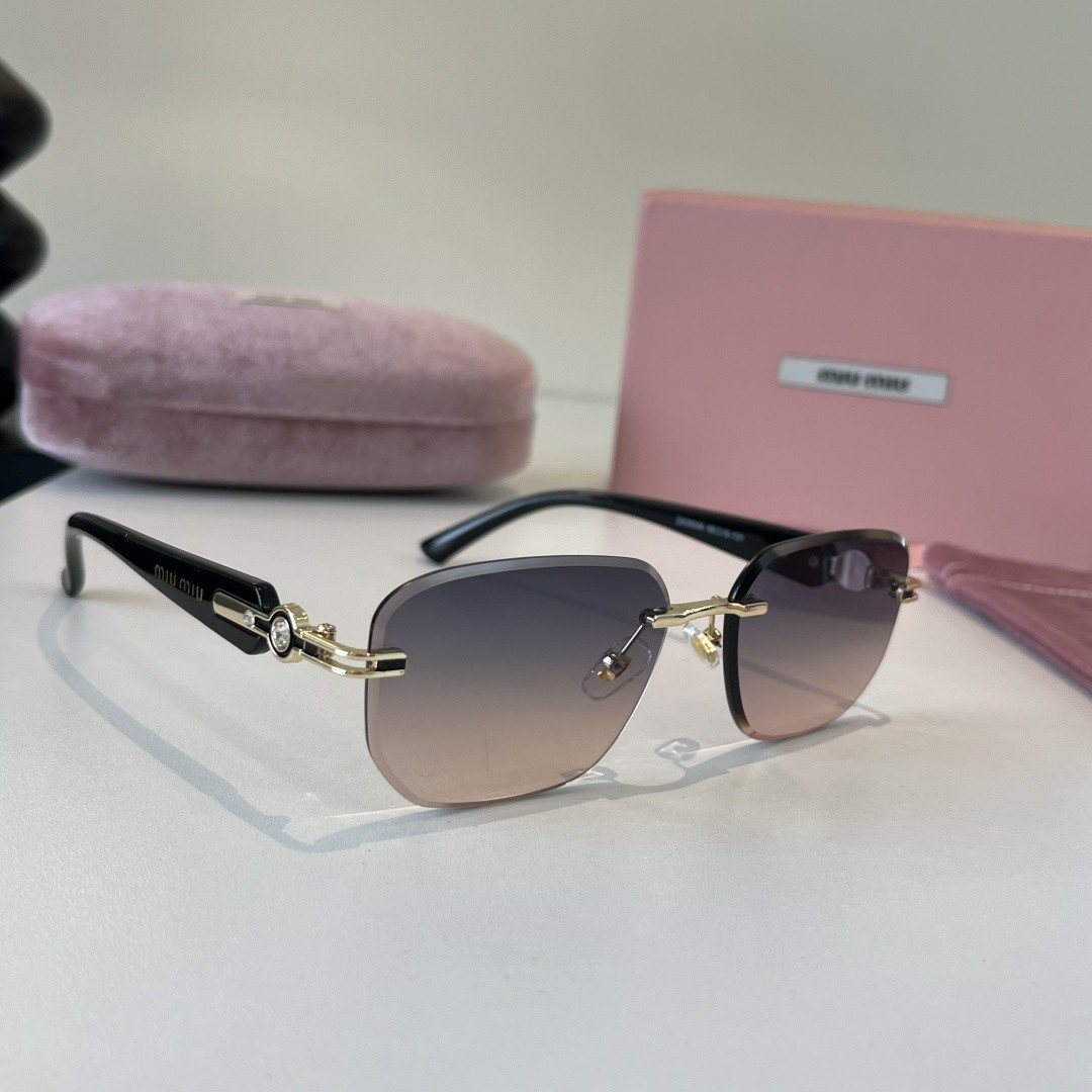 Sunglasses 076